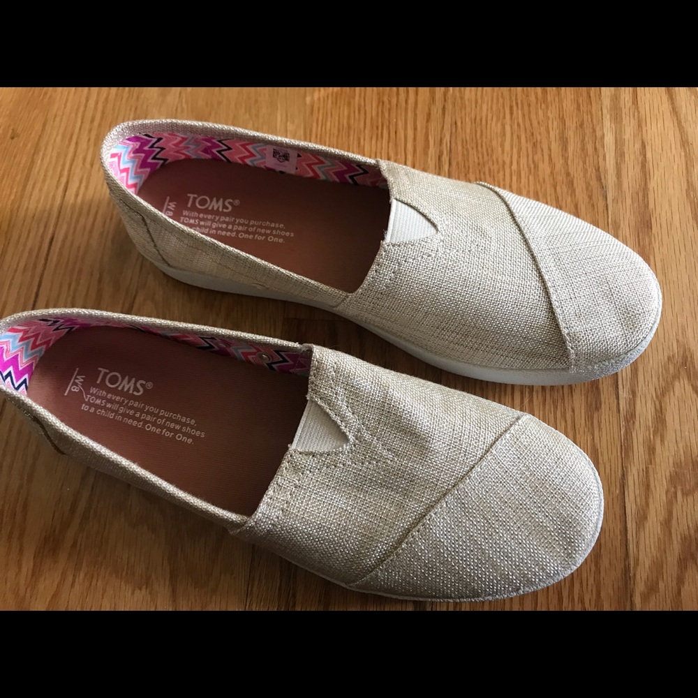 Toms women’s size 8